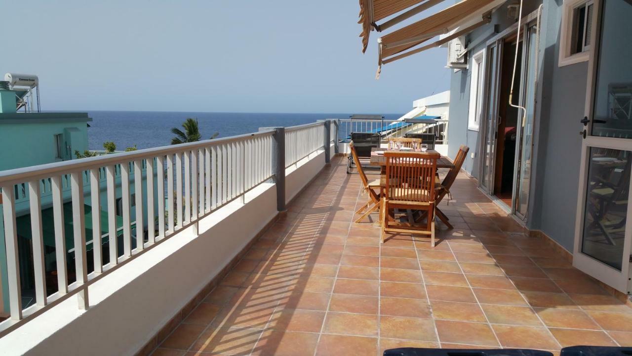 Ático con vistas al mar Apartamento Puerto De Naos Exterior foto